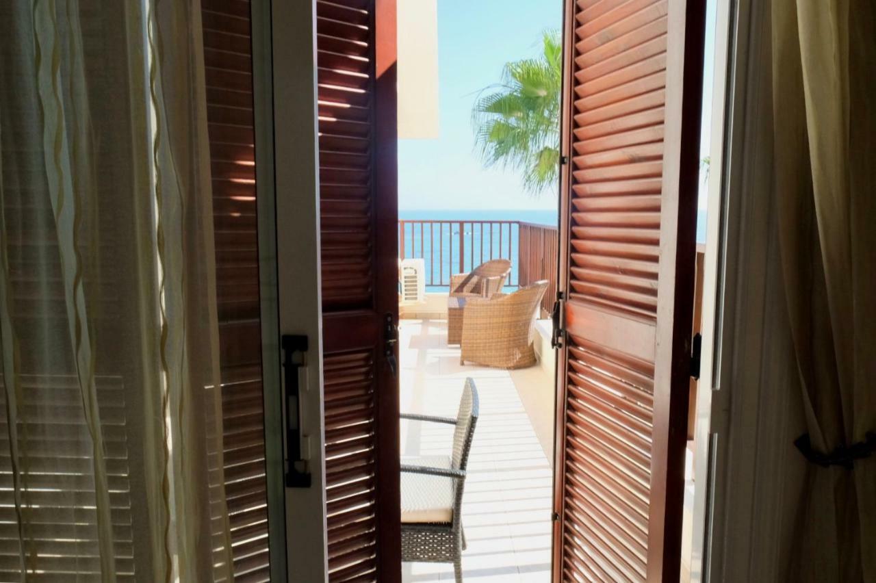 Villa On The First Line Peyia Exterior photo