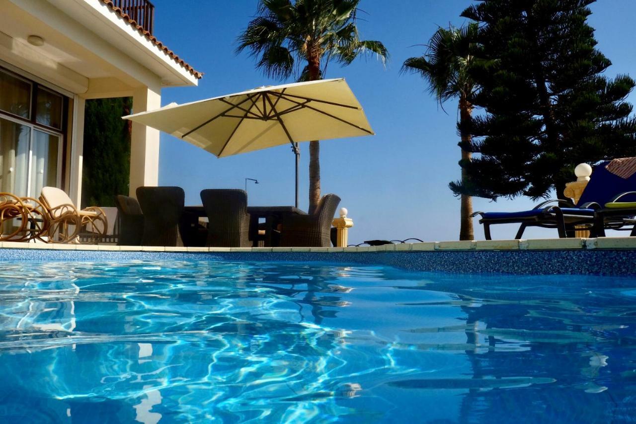 Villa On The First Line Peyia Exterior photo