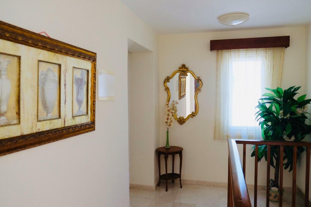 Villa On The First Line Peyia Exterior photo
